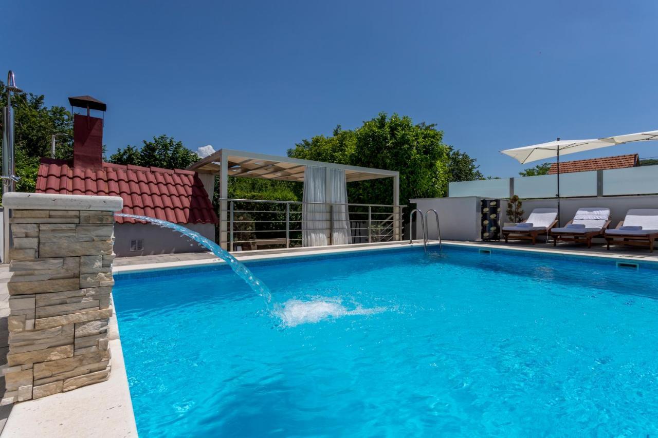 Holiday House Mala Sinj Exteriör bild