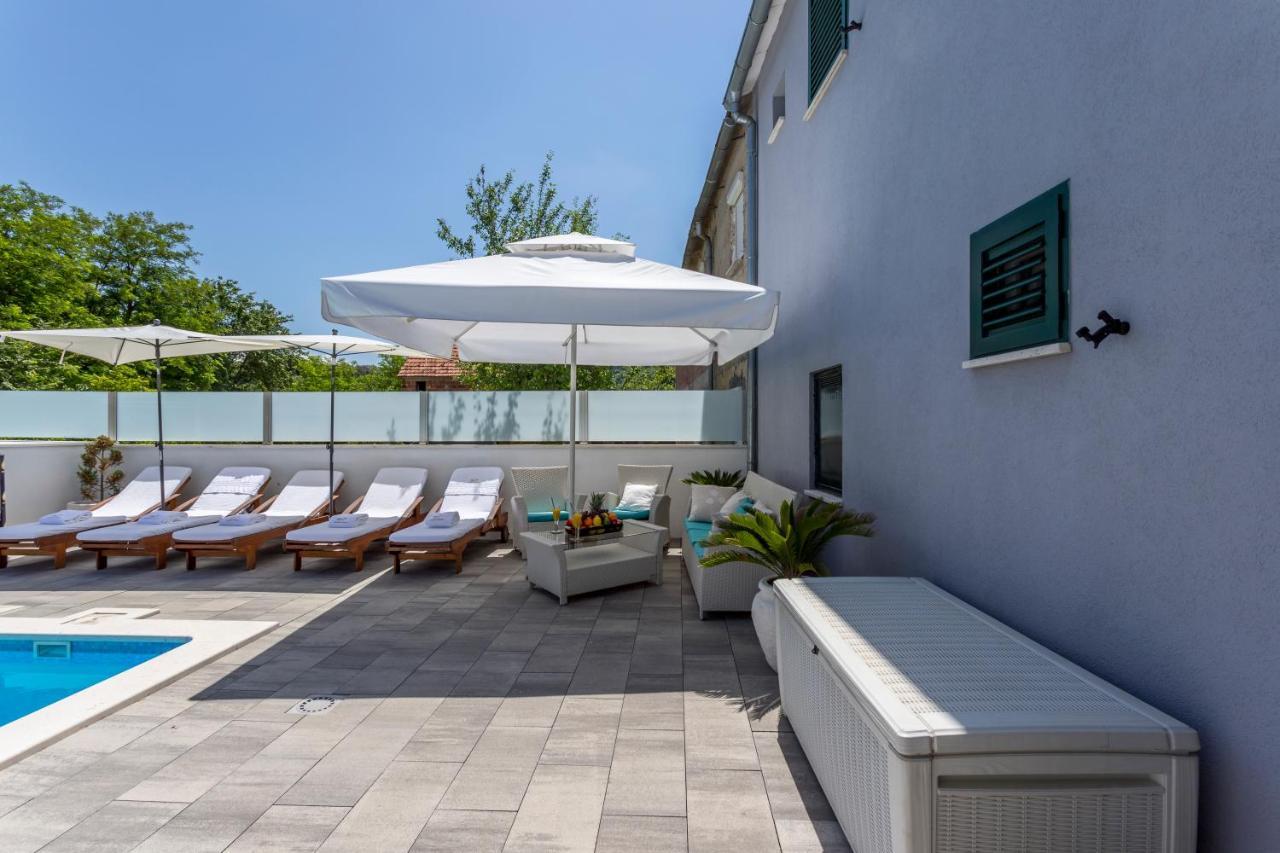 Holiday House Mala Sinj Exteriör bild